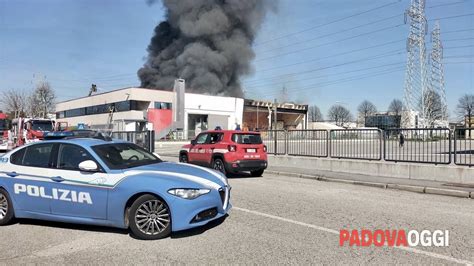 incendio prada padova|Incendio da Zara in pieno centro a Padova .